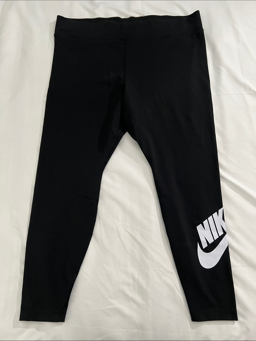 Nike Sportswear Futura Leg-A-See High-Waisted Leggings Women’s 2X Black White
